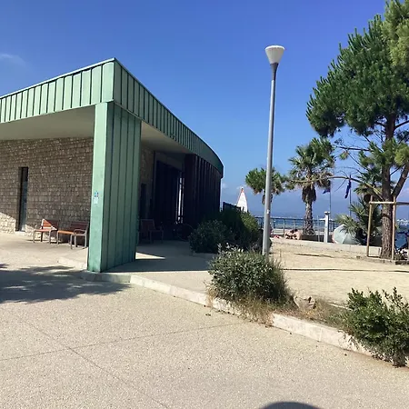 Independant, Front De Et A 200m Антиб