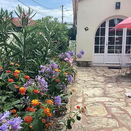 Independant, Front De Et A 200m Сasa de vacaciones