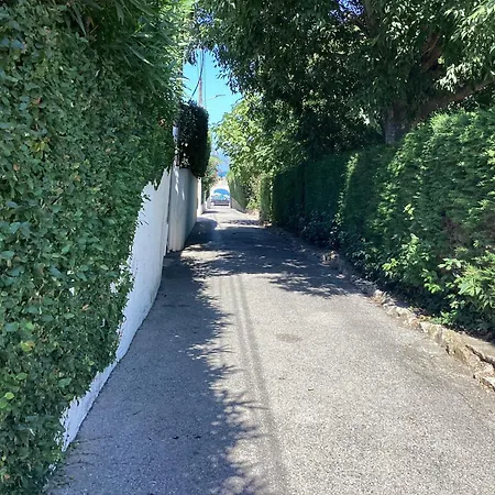 Holiday home Independant, Front De Et A 200m Antibes