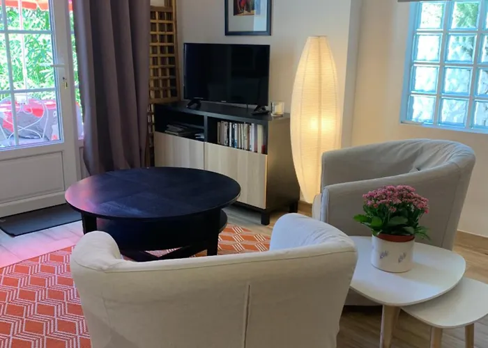 Independant, Front De Et A 200m Antibes