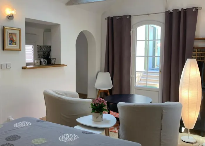 Independant, Front De Et A 200m * Antibes