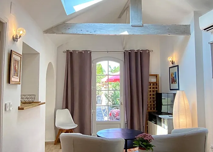 Independant, Front De Et A 200m Antibes