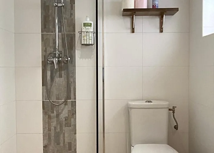 Holiday home Independant, Front De Et A 200m Antibes