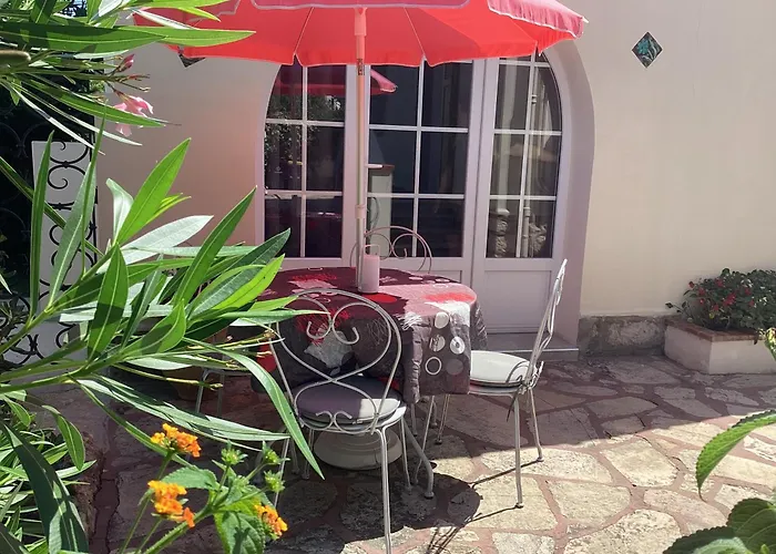 Independant, Front De Et A 200m * Antibes